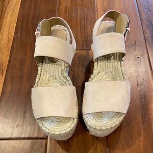 Marc Fisher blush espadrille wedges. Size 7